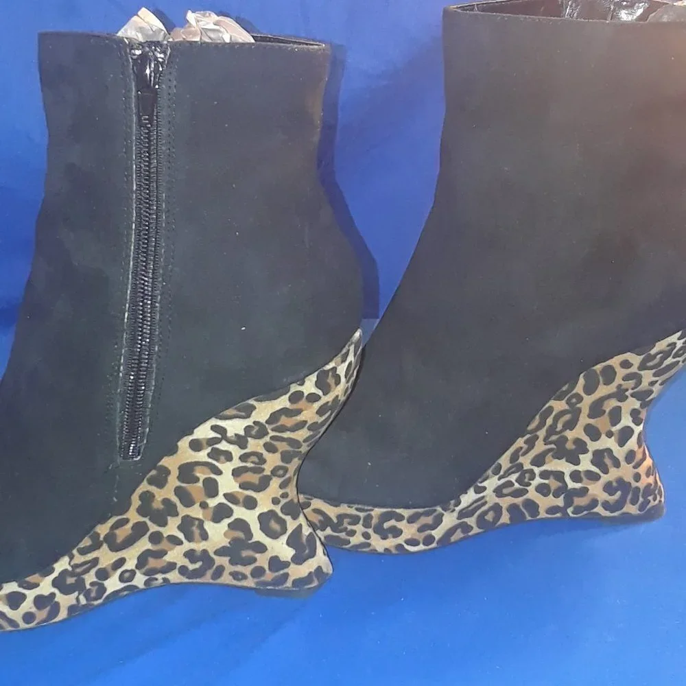 WEDGE ANKLE BOOTIES